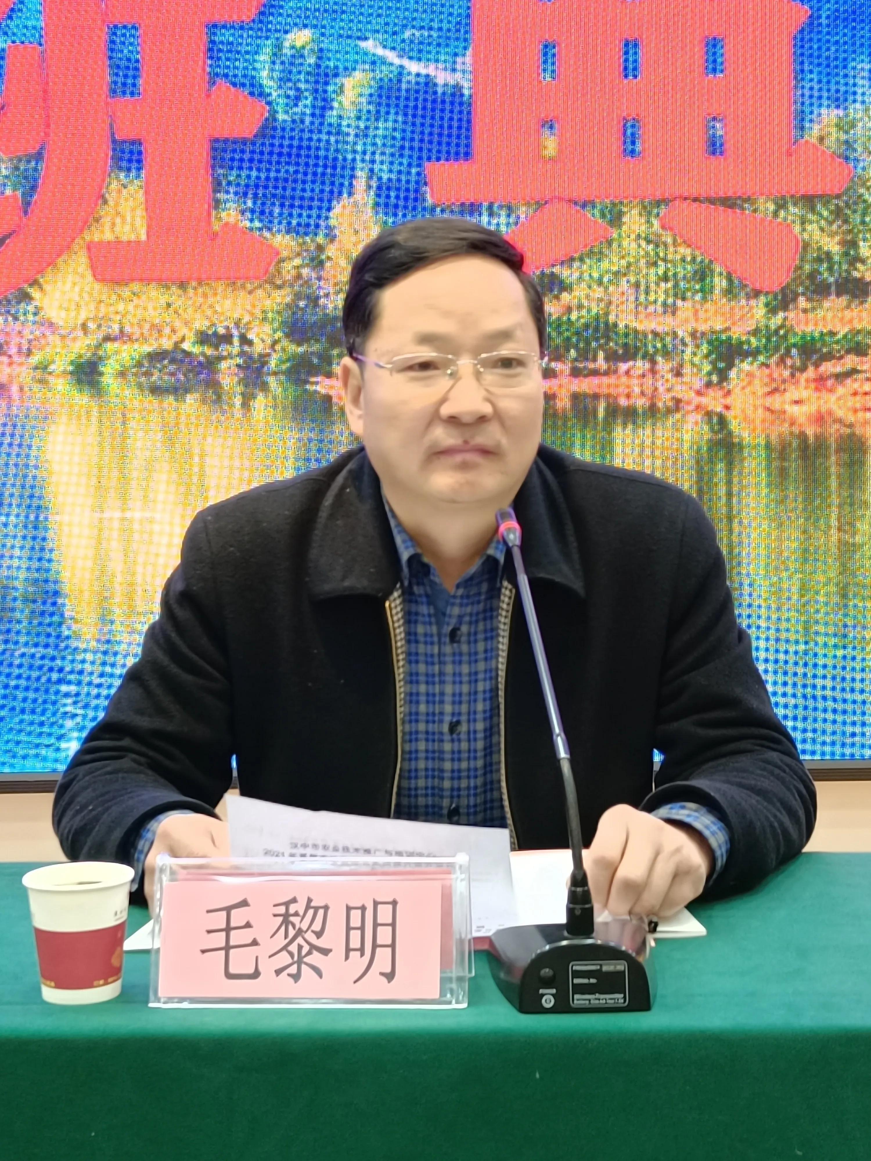 翻开日历新篇章，学习变化，自信成就梦想（2021年最新版）